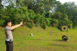Implementasikan perintah Kapolda Banten, personel Ditlantas letihan menembak