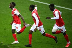 Stade de Reims kian sengsarakan juru kunci Saint-Etienne
