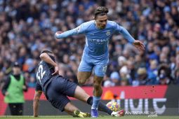 Guardiola dukung Jack Grealish untuk bisa mengakhiri kemarau golnya
