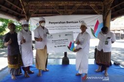 Pura Kahyangan Jagat Segare TNBB-Jembrana miliki Solar Panel dari PLN