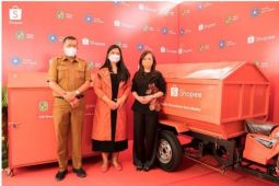 Shopee bantu Kota Medan 151 gerobak dan 50 motor sampah