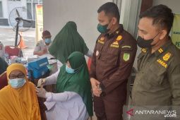 Kejari Tanjungbalai gelar vaksinasi prioritas Lansia