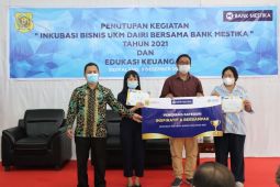 Tutup Program Inkubasi Bisnis, Bupati : Semoga UMKM di Dairi dapat berkembang lebih maju