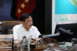Luhut ungkap satu kasus Omicron lolos karena pergi dengan keluarga