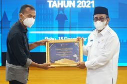 Pemkab Situbondo peroleh penghargaan layanan informasi publik terbaik se-Jatim