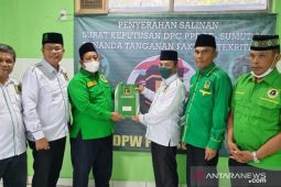 Ketua DPC PPP Paluta terima SK kepengurusan dari DPP