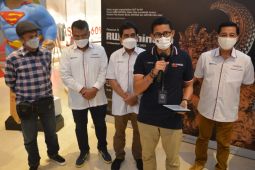 Sandiaga Uno: Tetap waspada dan tak panik hadapi "Omicron"