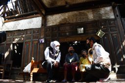 Khofifah Tinjau Dampak Puting Beliung Madiun