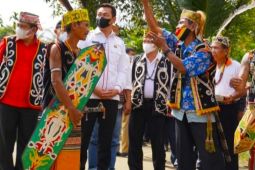 Bupati Kapuas Hulu sebut adat istiadat benteng dari pengaruh globalisasi