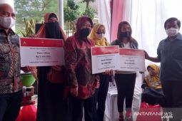 Mensos serahkan bantuan Atensi Rp1,477 miliar ke Pemkot Pangkalpinang