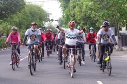 Wawali Armuji kampanye gemar bersepeda di Kota Surabaya