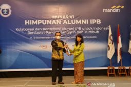 Mantan Direktur ANTARA raih anugerah alumni IPB