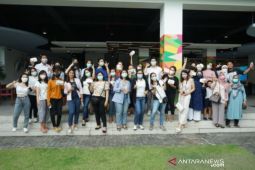 COVID-19 tak surutkan masyarakat Bali rawat kulit