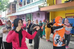 Pimpinan DPRD ajak warga Kota Surabaya manfaatkan program pemkot