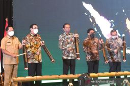 Menkumham: Sertifikat BUMDes harus picu tumbuhnya usaha dari desa