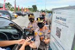 Kapolres Langkat pimpin pemeriksaa  kendaraan melintas jalinsum