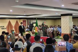 Frans Lebu Raya sempat disemayamkan satu jam di Kantor Gubernur NTT