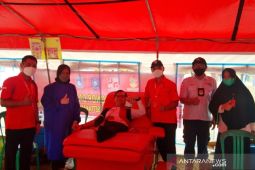 Keluarga Perang Dunia II bantu PMI Bangka Barat