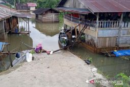 Luapan Sungai Batang Toru merendam Rianitae sudah turun lebih satu meter