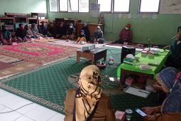 Kilau parenting untuk generasi emas