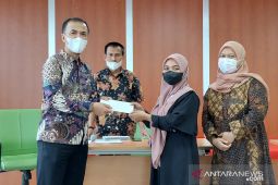 Baznas  beri bantuan UKT 20 mahasiswa UIN Datokarama Palu