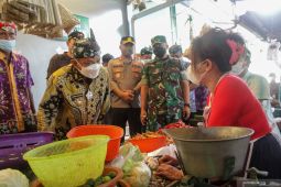 Jelang Natal dan Tahun Baru,  Forkopimda Situbondo pantau harga bahan pokok di pasar tradisional
