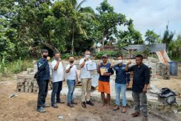 PT Timah serahkan bantuan biaya pembangunan rumah warga pesisir