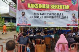 Polres Batanghari vaksinasi sopir truk batubara