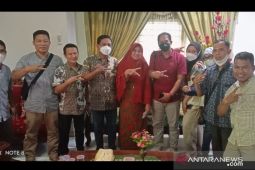 ANTARA Biro Kalbar serahkan tali asih ke pensiunan