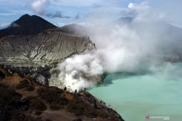 PVMBG minta masyarakat  tak mendekati kawah Ijen