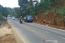 Lalu lintas jalur Garut-Tasikmalaya kembali normal pascalongsor di Cilawu