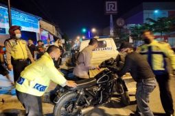 Dua sepeda motor tabrakan, satu tewas di TKP