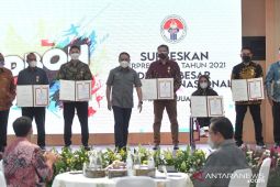 5 Olahragawan terima tanda kehormatan Satyalancana Dharma Olahraga