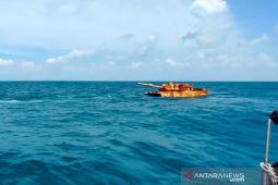 Benda mirip tank ditemukan mengapung di perairan Bintan