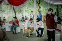 Wali Kota Surabaya permudah akses penerima bansos tambahan dari Kemensos