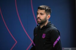 Bek sayap Barcelona Jordi Alba positif  COVID-19