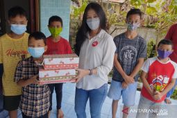 Astra Motor Kalimantan Barat Peduli Berbagi Kado Natal