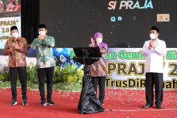 Khofifah puji terobosan Sidoarjo tentang mal pelayanan publik virtual pertama di Jatim