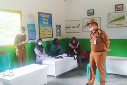 Satgas COVID-19 Merangin turun ke desa Tanjung Benuang edukasi pentingnya vaksinasi