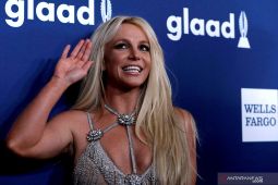 Elton John dan Britney akan berkolaborasi dalam lagu baru