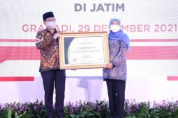 Gubernur Khofifah raih penghargaan Percepatan Pembangunan Desa Tahun 2021