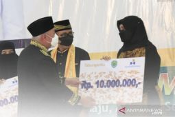 Gubernur Kaltim serahkan santunan kepada ahli waris korban COVID-19