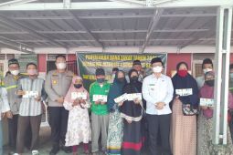 Baznas Bangka Tengah salurkan beasiswa Rp686 juta