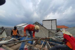 Pemkot Surabaya perbaiki 22 rumah warga rusak akibat cuaca ekstrem