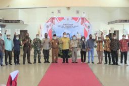 Pemkab Dairi  serahkan 700 sertifikat tanah kepada warga