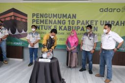 10 peserta vaksinasi gratis Adaro terima hadiah Umrah