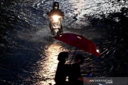 Hujan deras, sejumlah wilayah di Kota Surabaya terendam banjir
