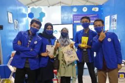 Mahasiswa DKV Udinus Kediri berpartisipasi di "KMI Expo"