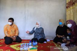 Menaker sambangi pekerja penerima BSU di Belitung