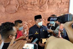 Ketua Dewan Kalsel harapkan COVID-19 melandai dan perekonomian membaik